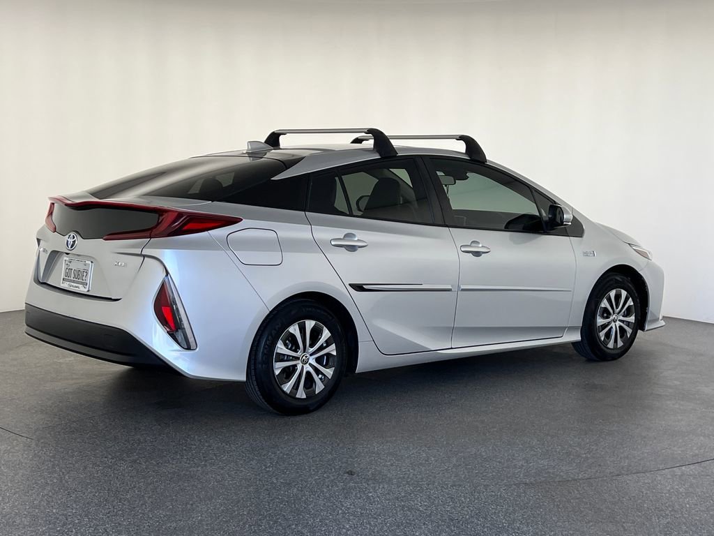 Used 2022 Toyota Prius Prime XLE FWD image 3