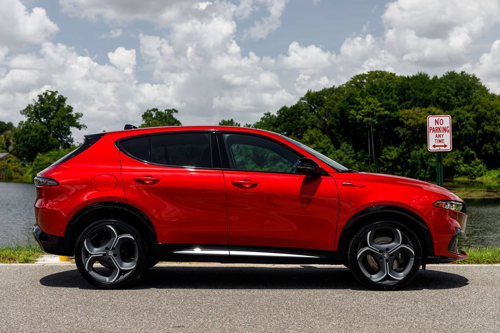 New 2026 Alfa Romeo Tonale w/ Active Assist Package AWD/4WD image 2