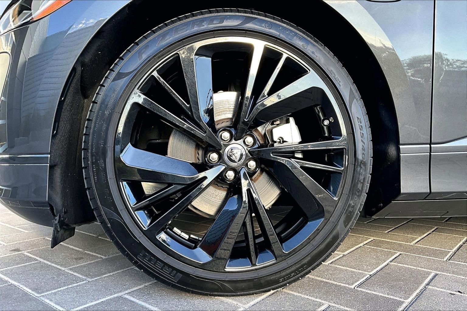 Used 2024 Jaguar I-PACE R-Dynamic HSE image 8