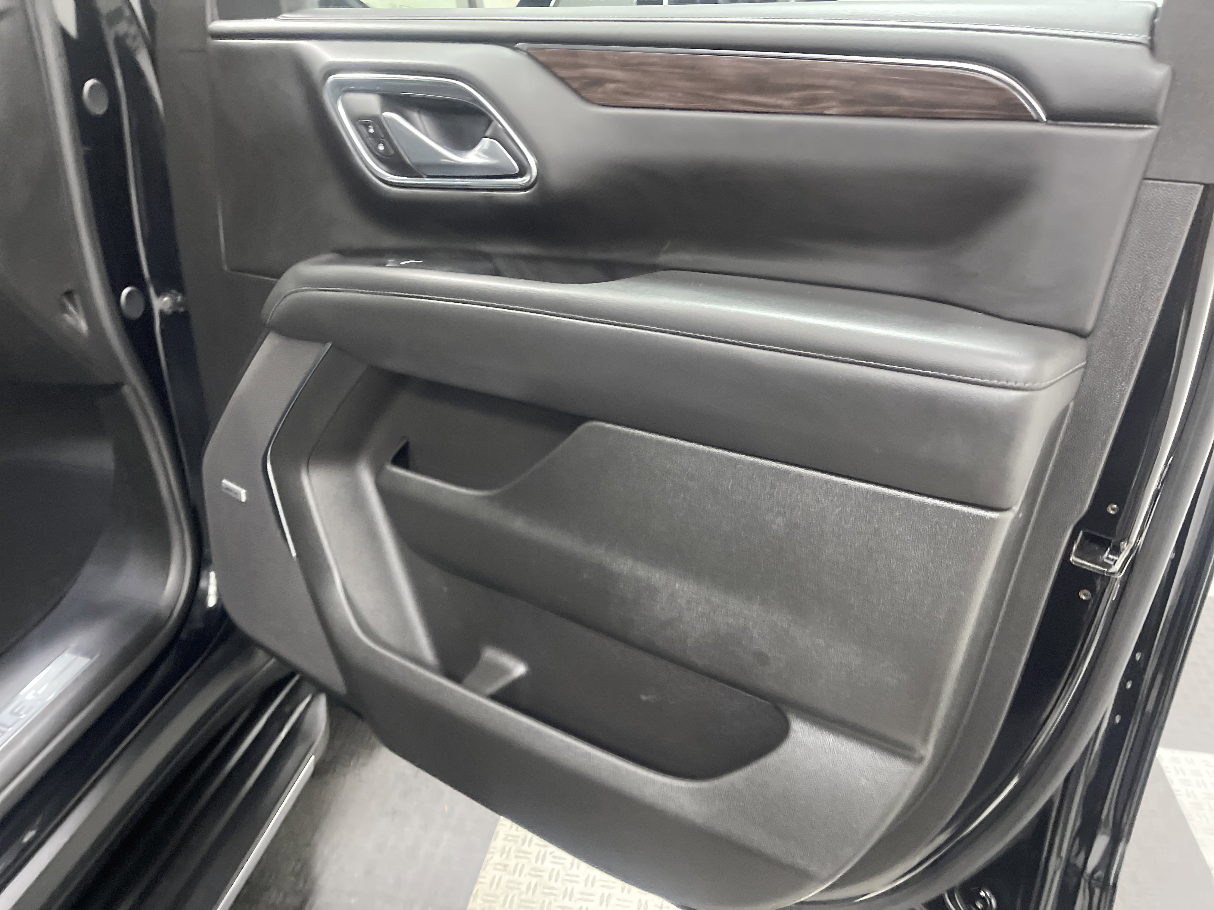 Used 2024 Chevrolet Tahoe LT image 25