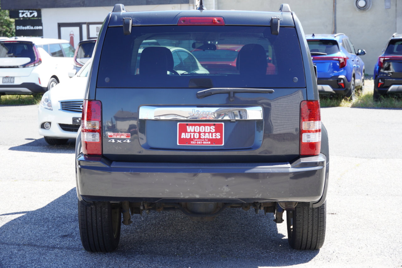 Used 2011 Jeep Liberty Sport image 7