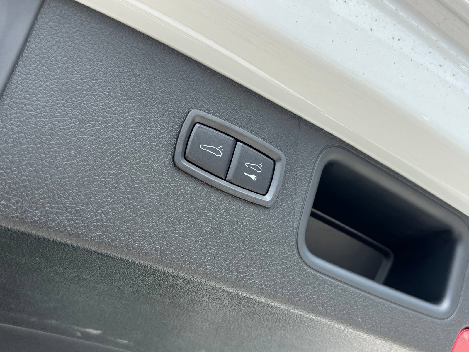 Certified 2025 Porsche Macan AWD/4WD image 19