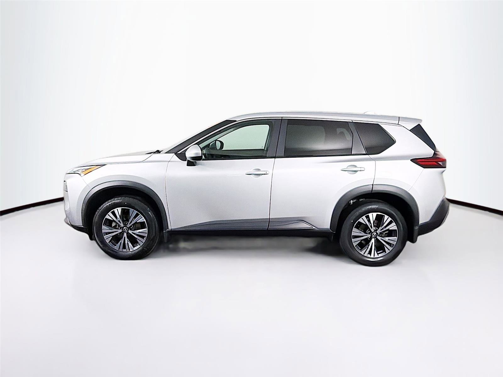 Used 2023 Nissan Rogue SV AWD/4WD image 4