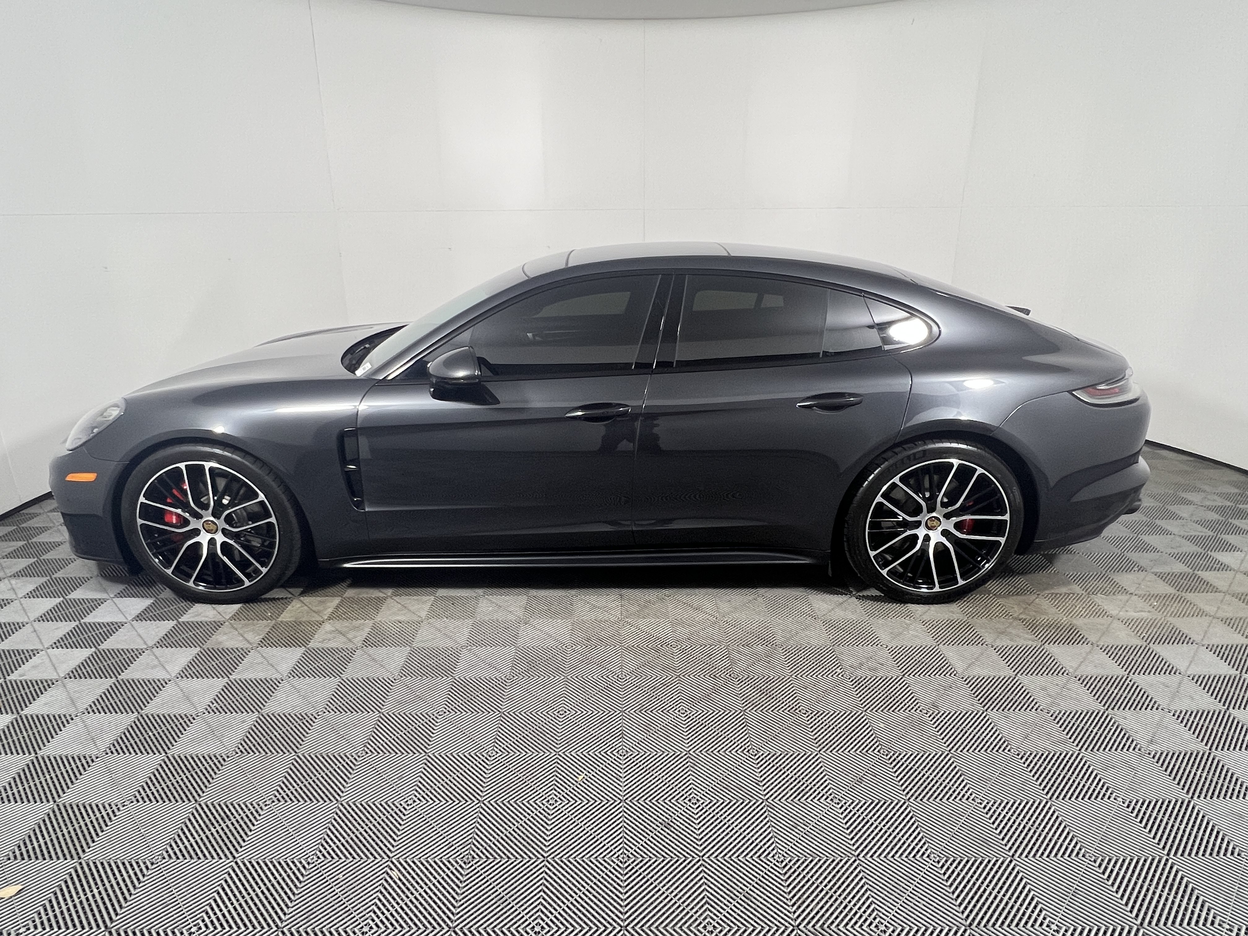 Certified 2023 Porsche Panamera GTS AWD/4WD image 2