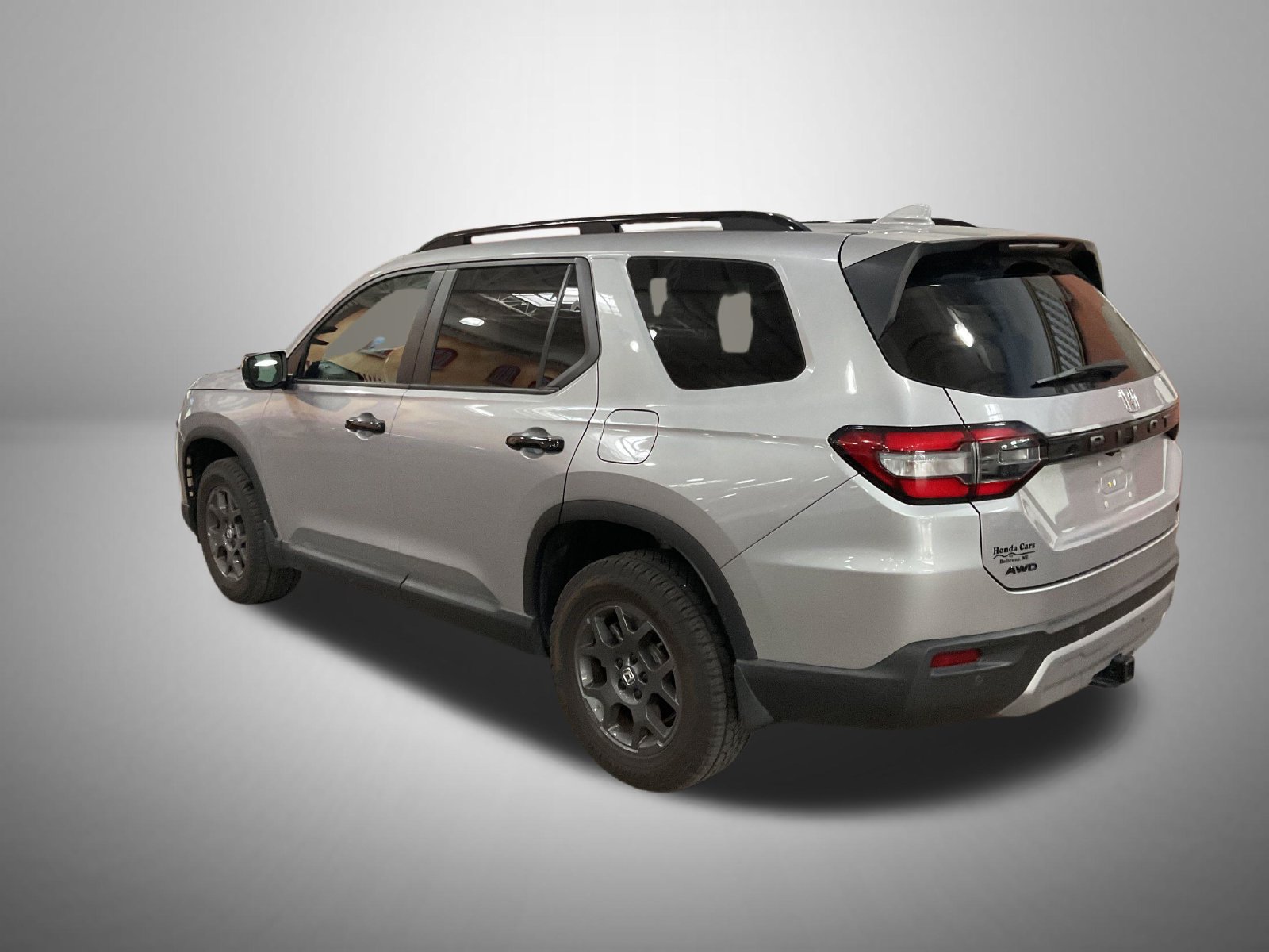 Used 2025 Honda Pilot TrailSport image 2