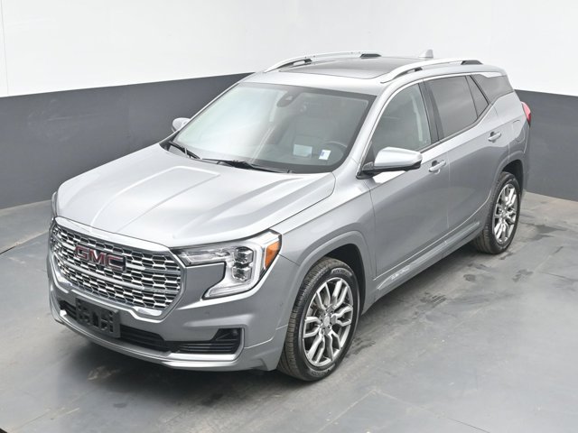 Used 2023 GMC Terrain Denali w/ Denali Premium Package AWD/4WD image 39