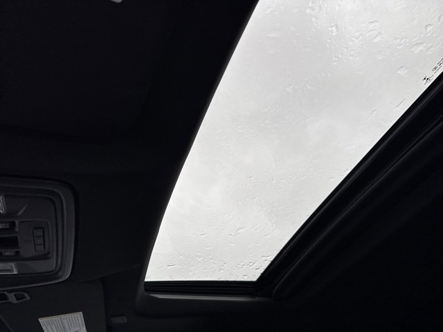 Used 2021 Chevrolet Silverado 1500 High Country w/ Technology Package image 32