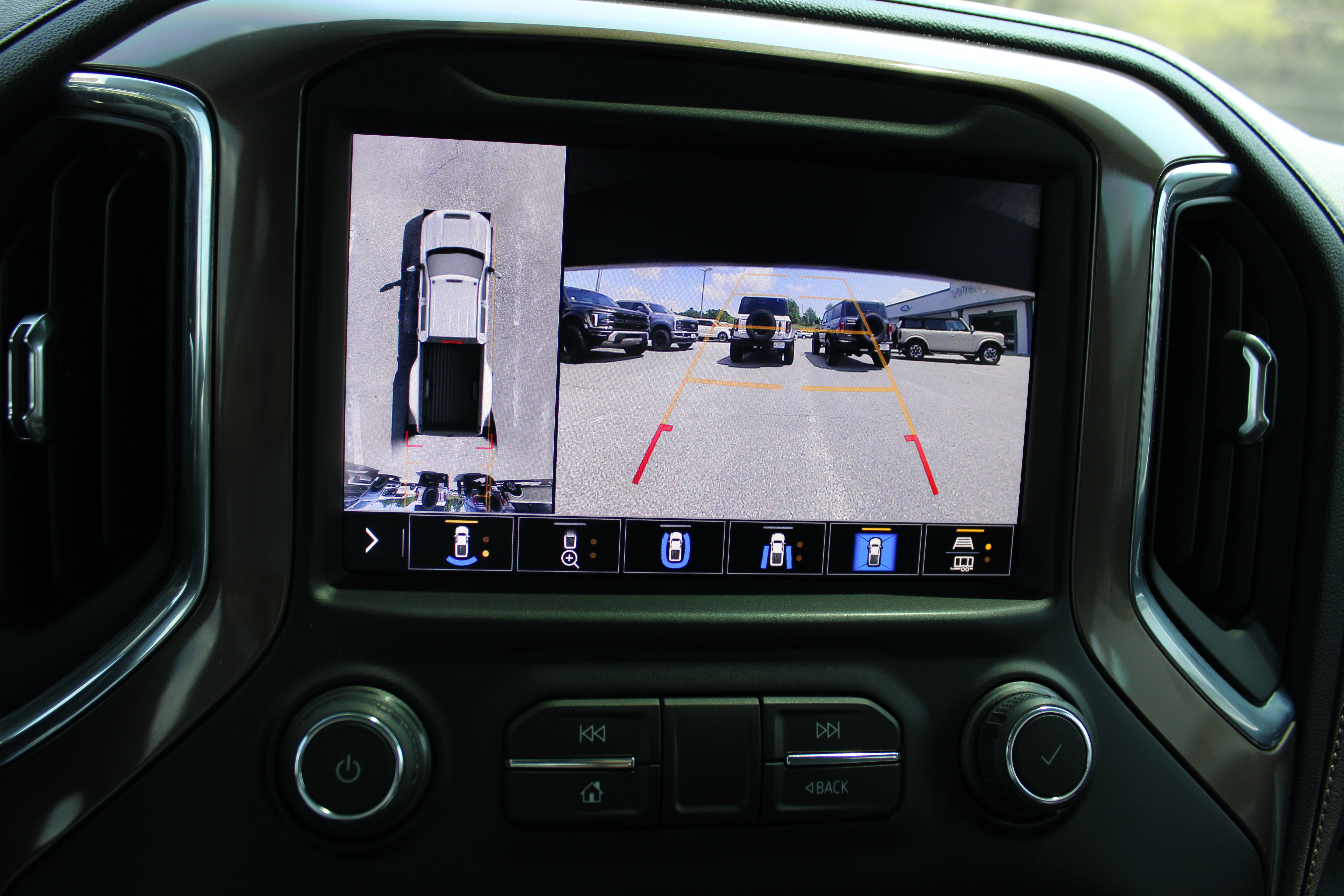 Used 2021 Chevrolet Silverado 3500 High Country AWD/4WD image 29