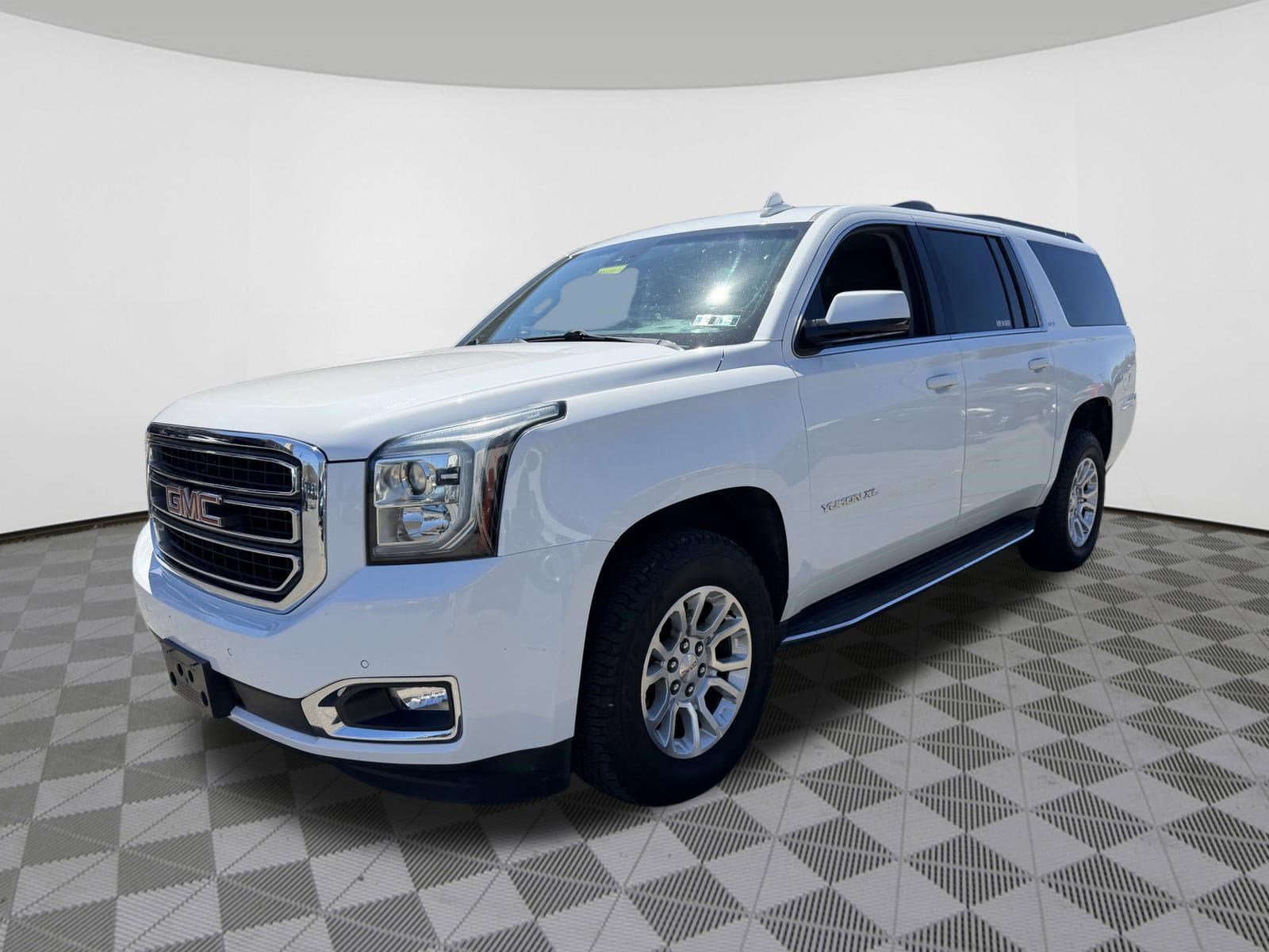 Used 2019 GMC Yukon XL SLT AWD/4WD image 3