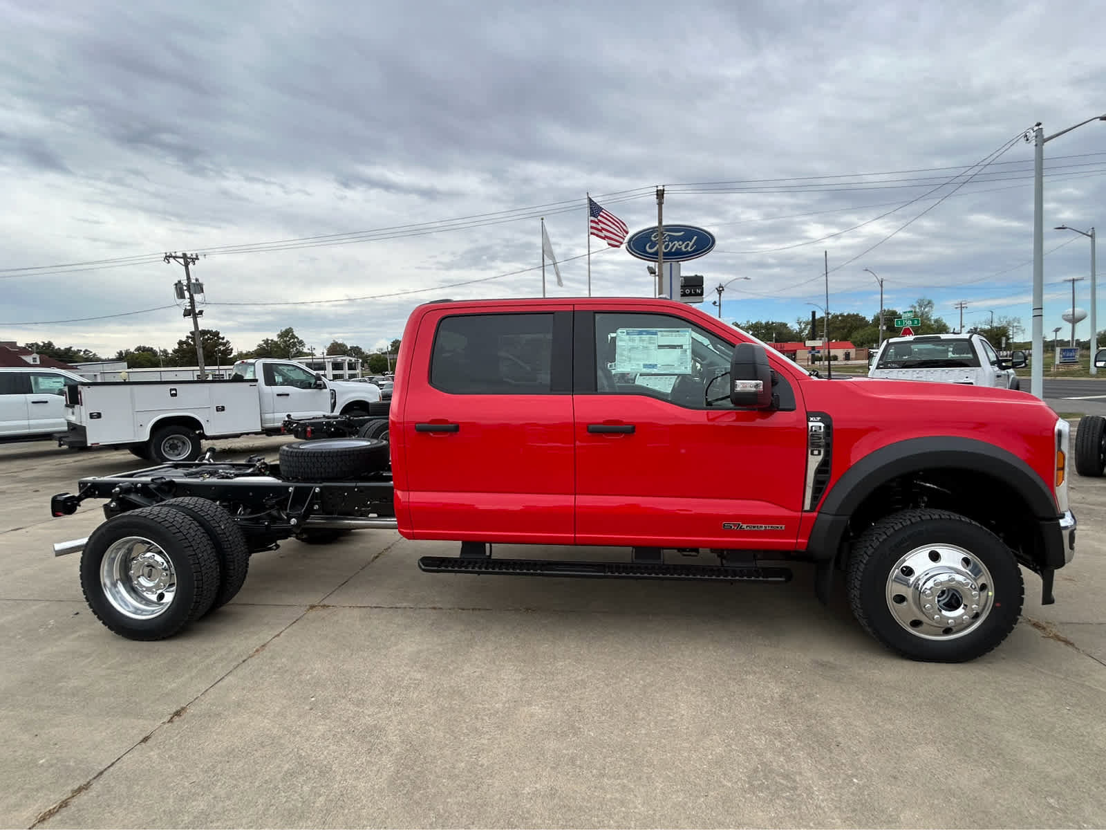 New 2026 Ford F550 4x4 Crew Cab w/ XLT Value Package