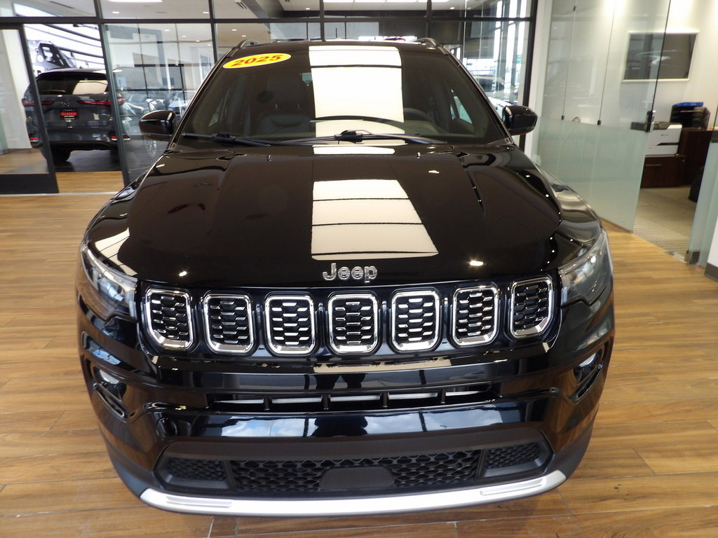 Used 2025 Jeep Compass Limited image 2