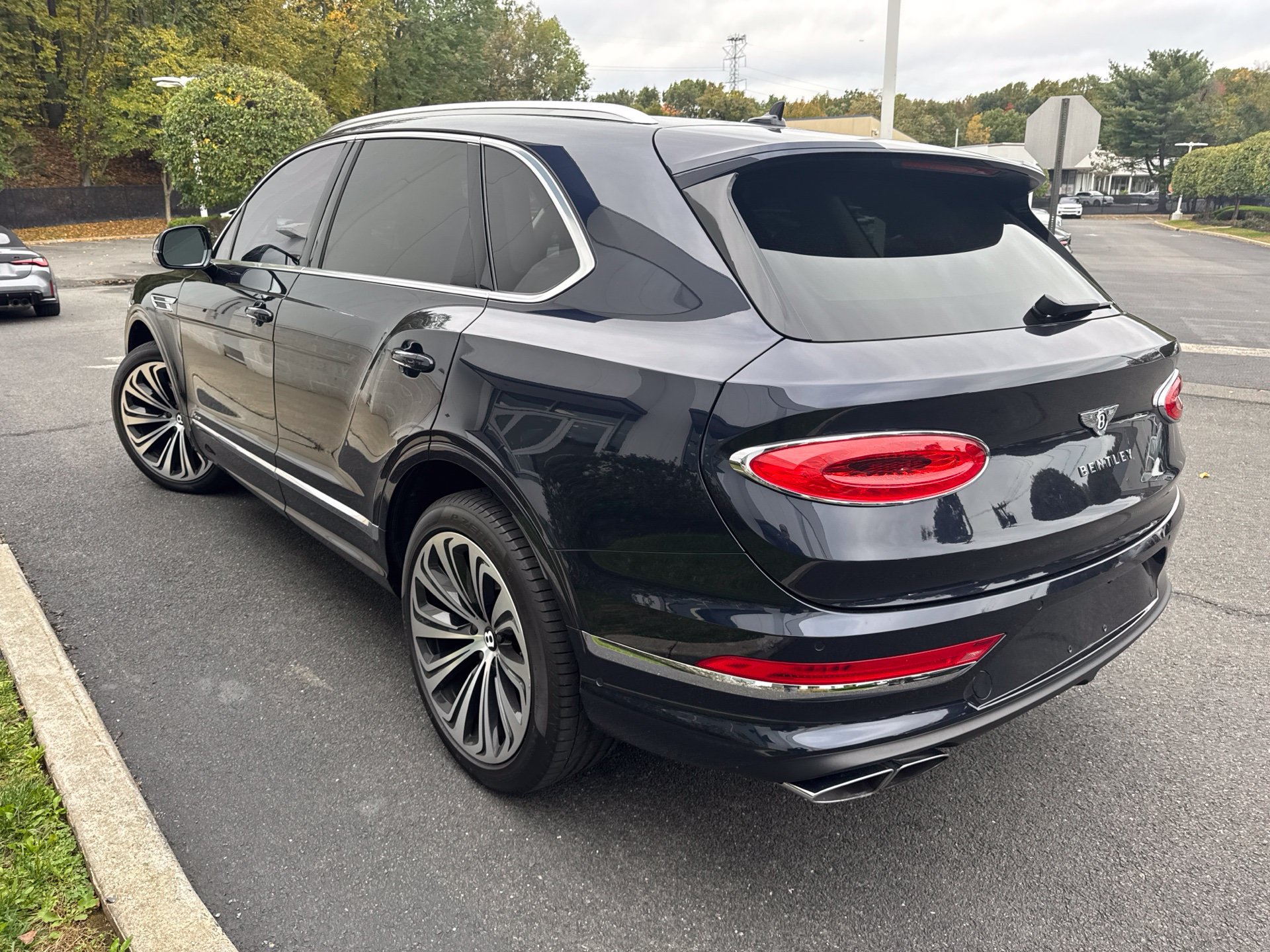 Certified 2023 Bentley Bentayga AWD/4WD image 4