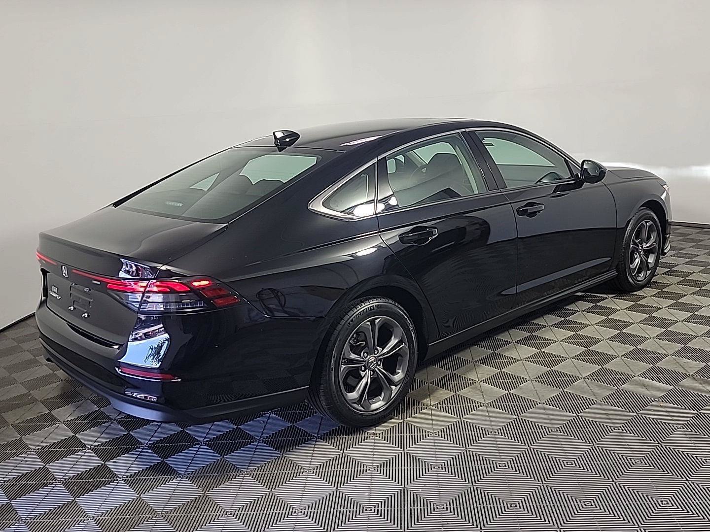 Certified 2024 Honda Accord EX image 4