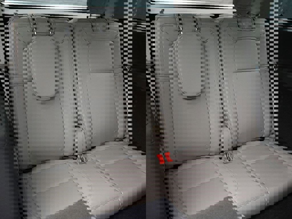 Used 2023 Lincoln Aviator Reserve w/ Equipment Group 201A AWD/4WD image 10