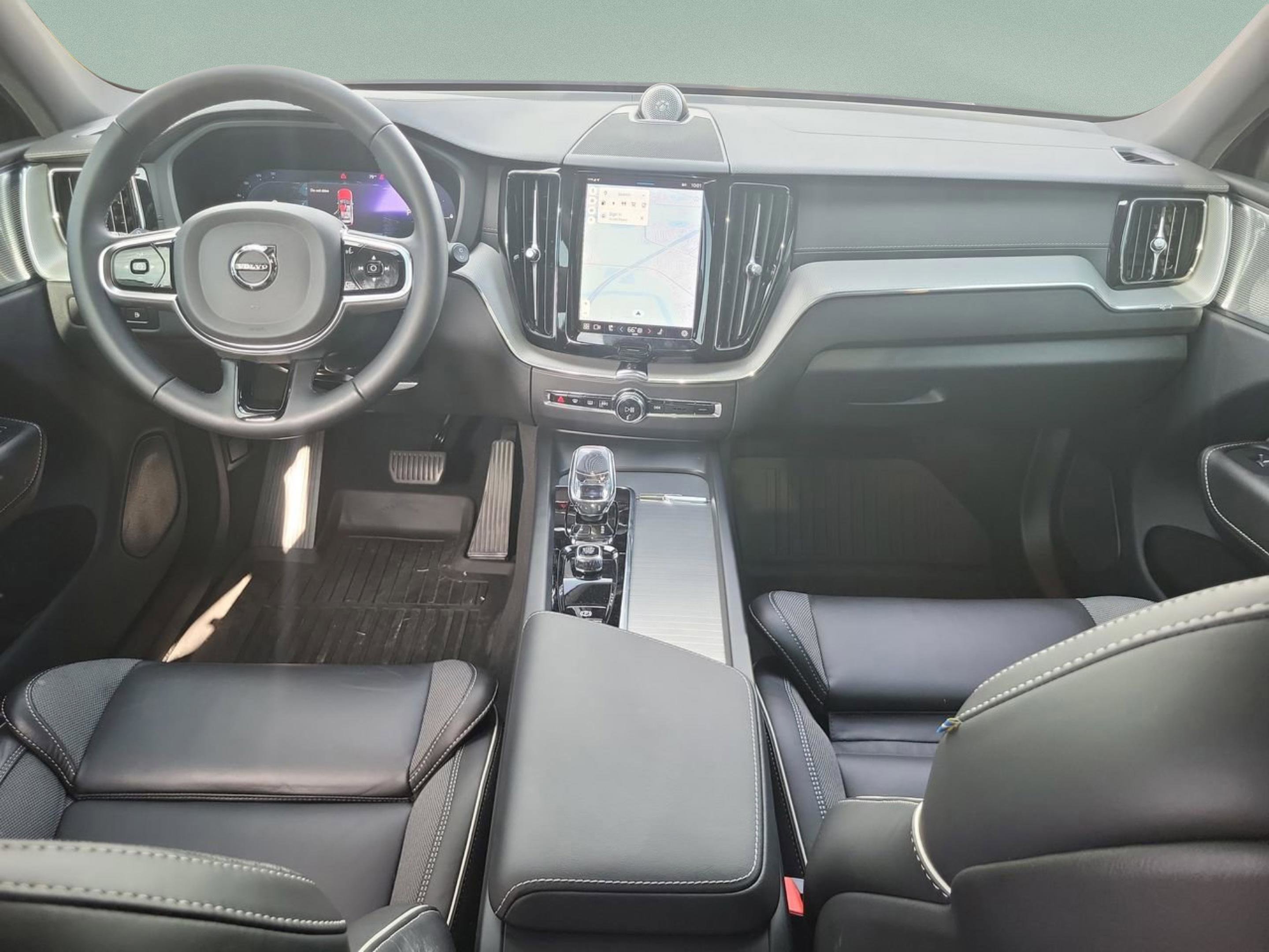 Used 2024 Volvo XC60 T8 Polestar w/ Protection Package Premier image 12