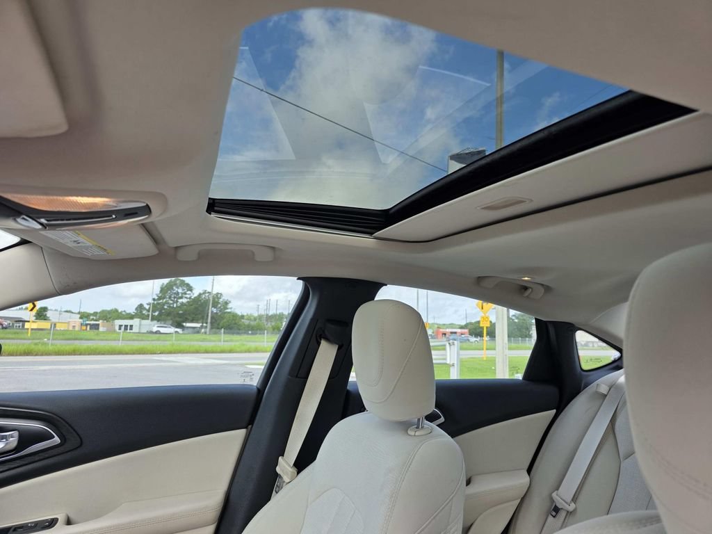 Used 2016 Chrysler 200 Limited w/ Anniversary Edition FWD image 9