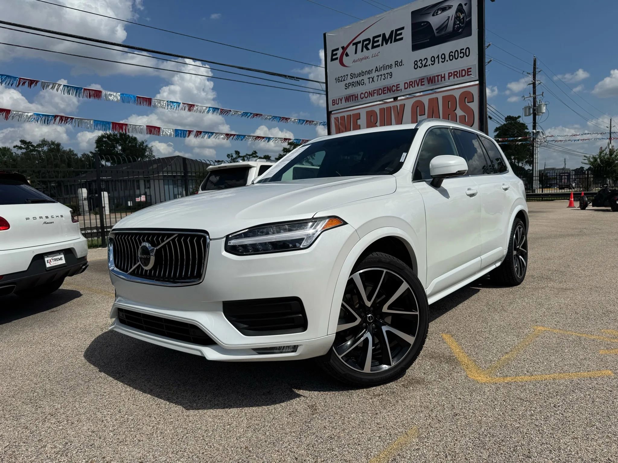 Used 2022 Volvo XC90 T6 Momentum w/ Advanced Package image 2