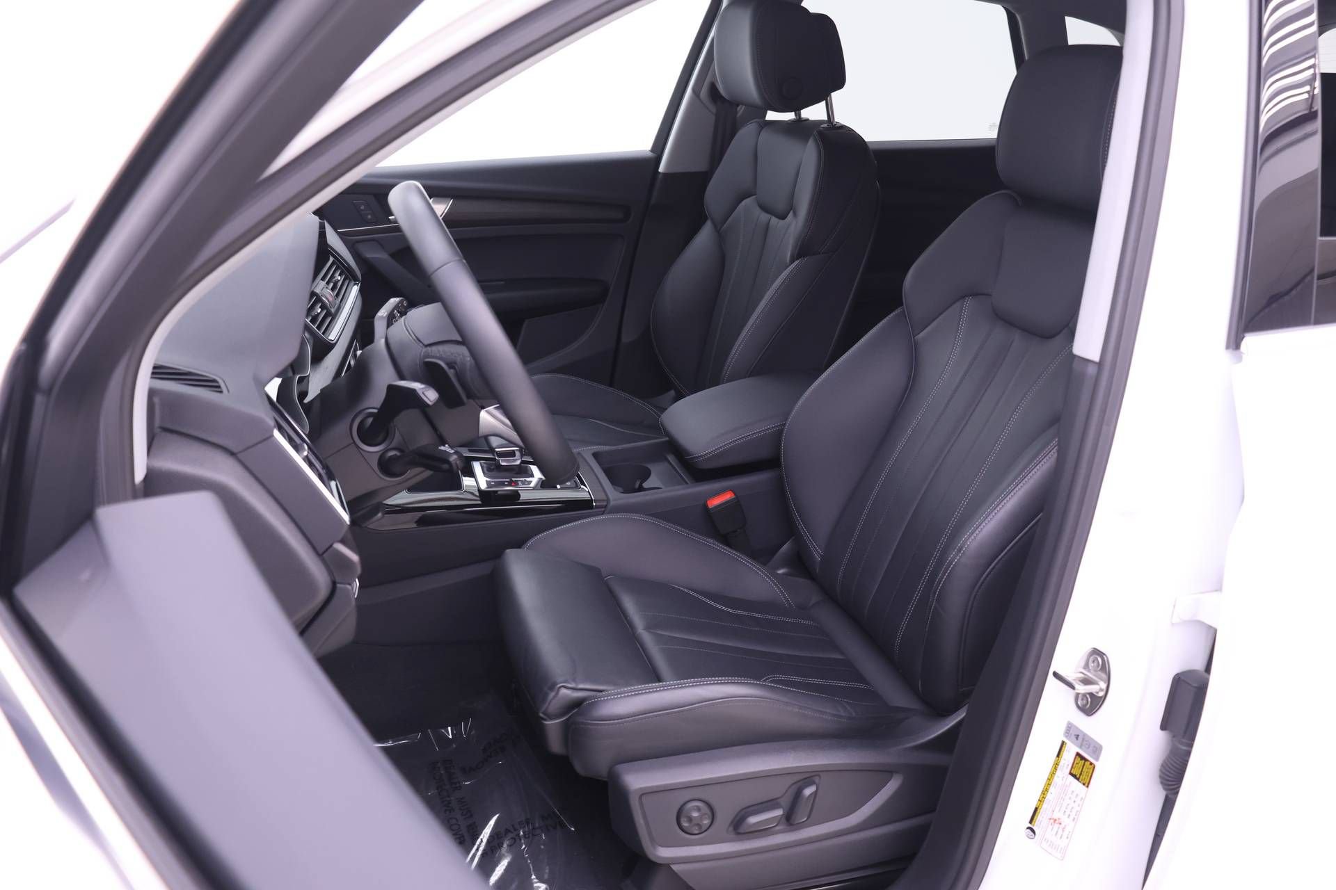 Certified 2024 Audi Q5 2.0T Premium w/ Convenience Package AWD/4WD image 7
