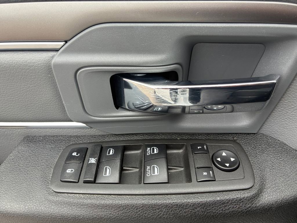 Used 2022 RAM 1500 Classic SLT image 25