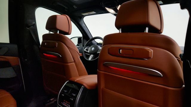 Used 2023 BMW X7 M60i AWD/4WD image 43