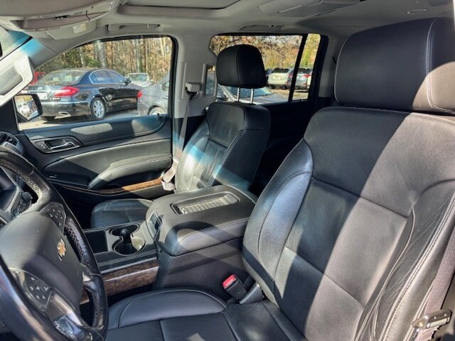Used 2016 Chevrolet Suburban LT RWD image 6