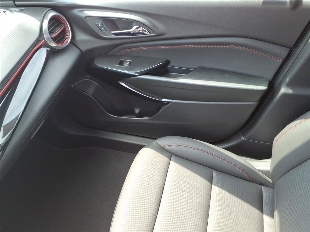 Used 2026 Chevrolet Trax RS w/ Driver Confidence Package FWD image 34