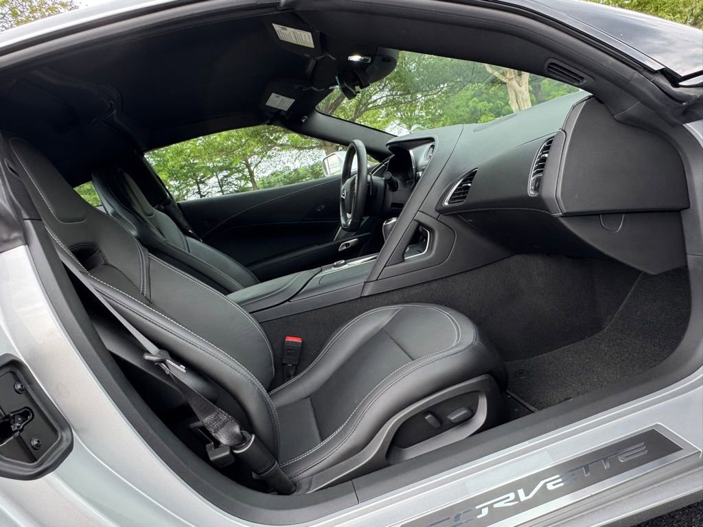 Used 2019 Chevrolet Corvette Stingray Coupe w/ Battery Protection Package RWD image 18