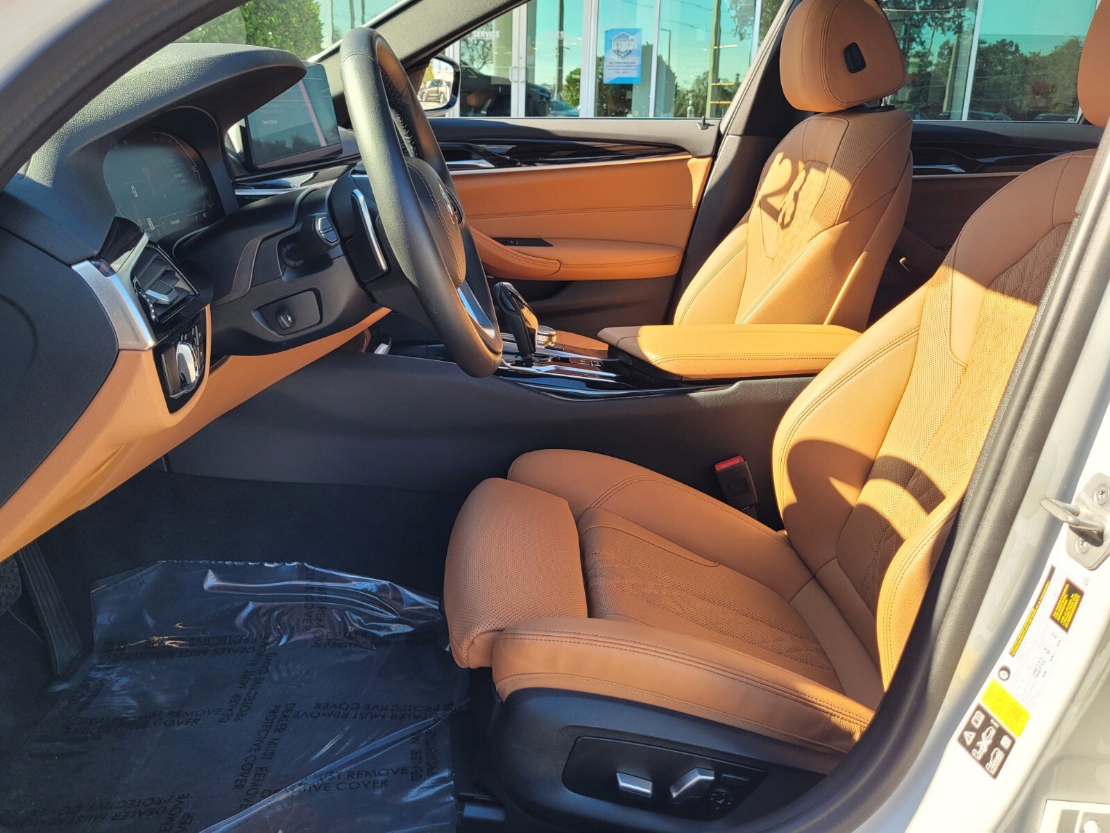 Used 2023 BMW 540i xDrive w/ Premium Package image 10