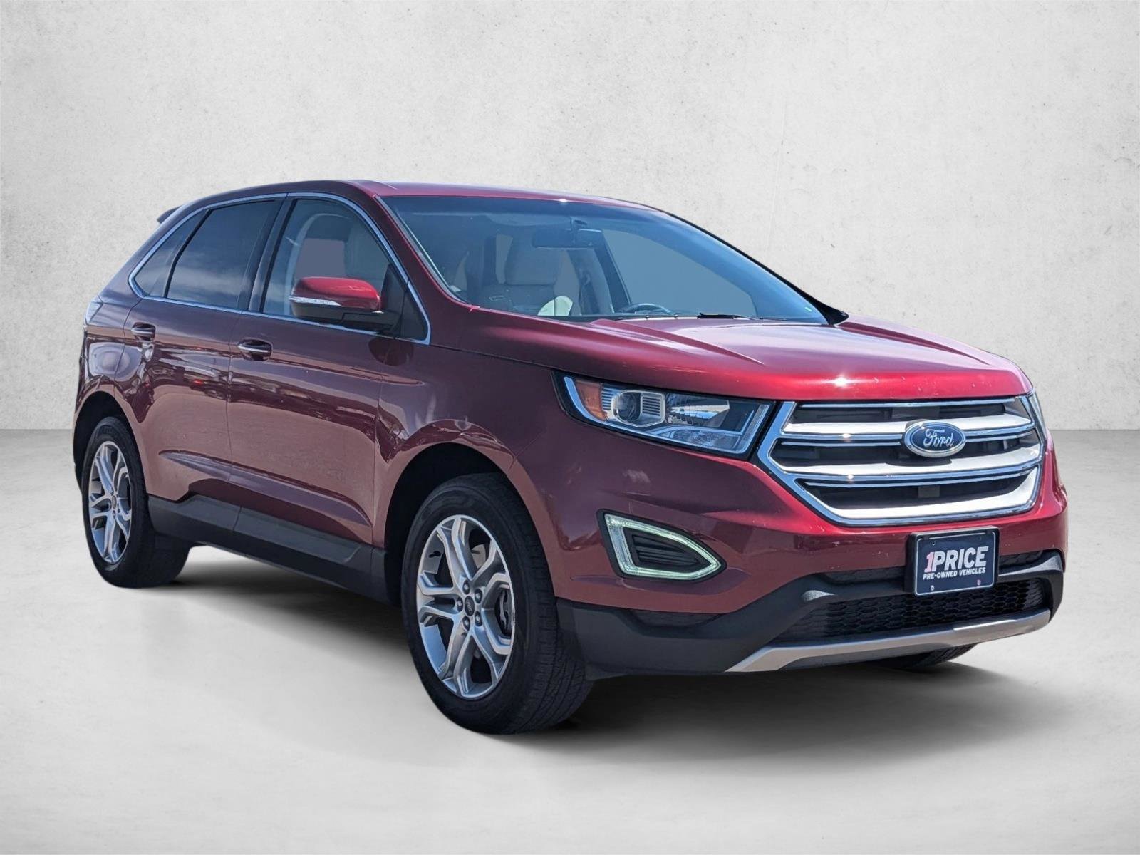 Used 2018 Ford Edge Titanium w/ Technology Package AWD/4WD image 3