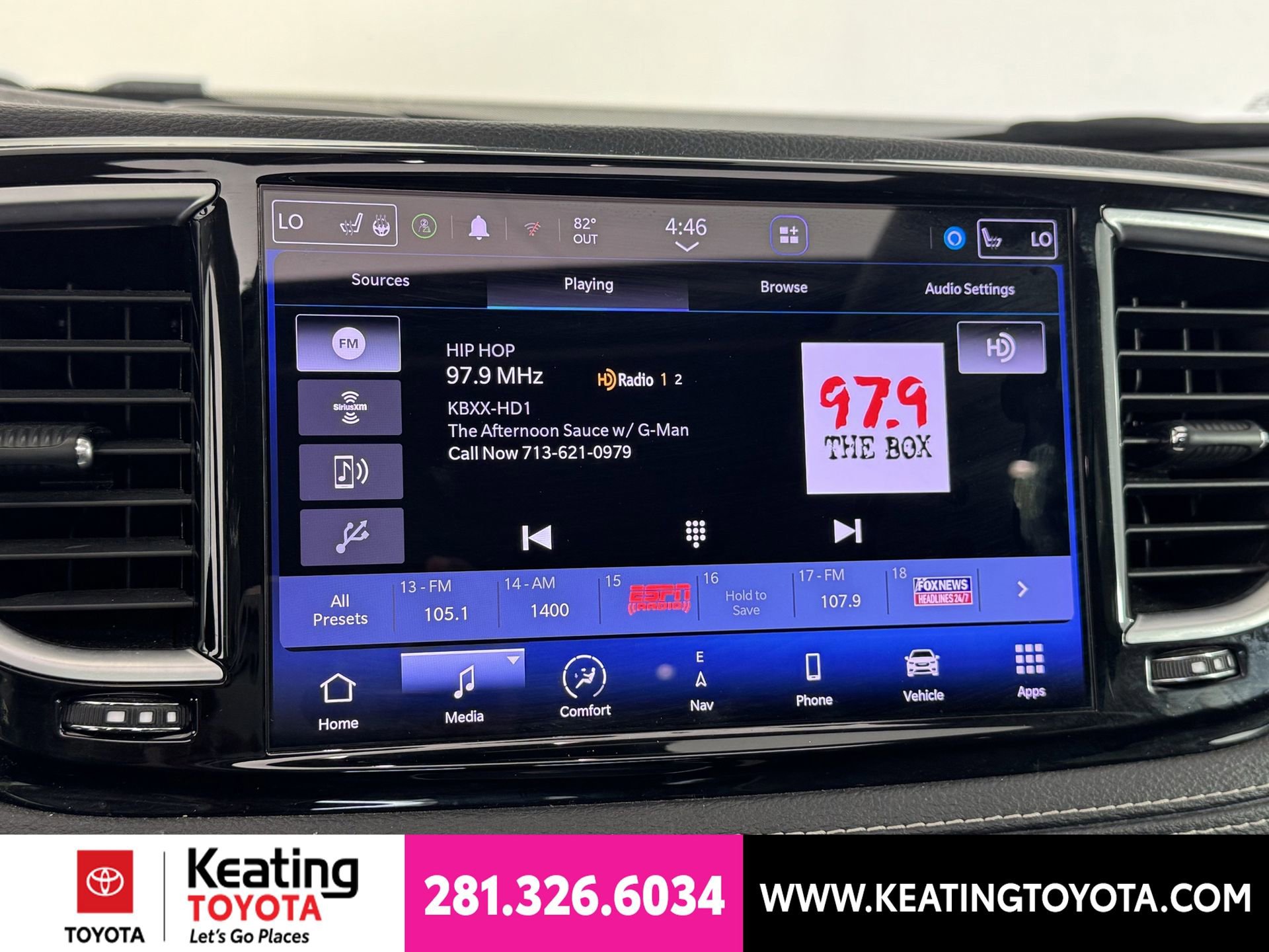 Used 2023 Chrysler Pacifica Limited FWD image 24