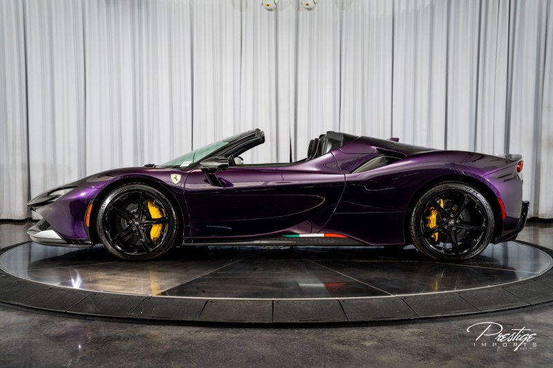 Used 2025 Ferrari SF90 Spider image 18