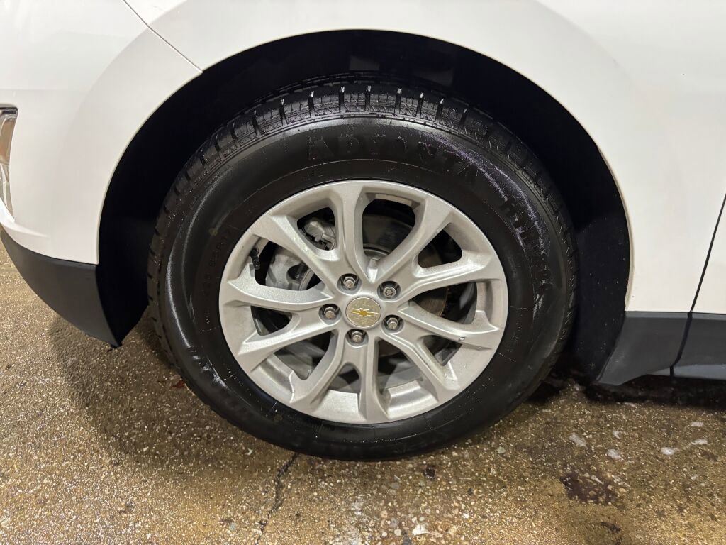 Used 2021 Chevrolet Equinox LS w/ LS Convenience Package image 29