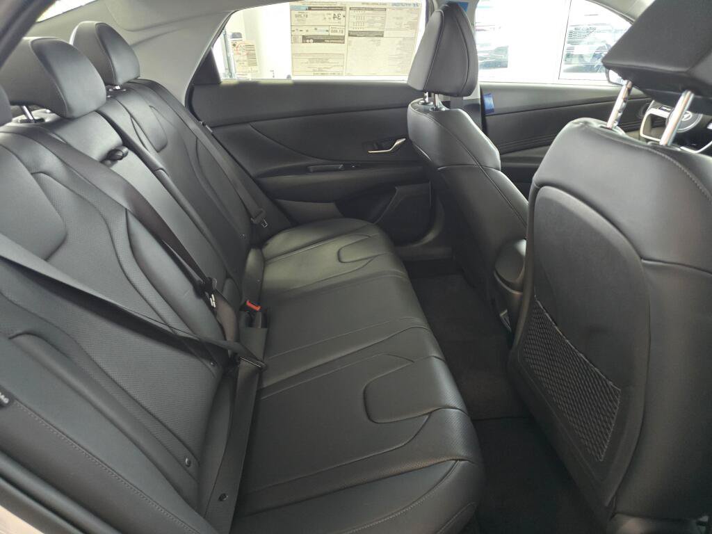 New 2026 Hyundai Elantra Limited FWD image 39