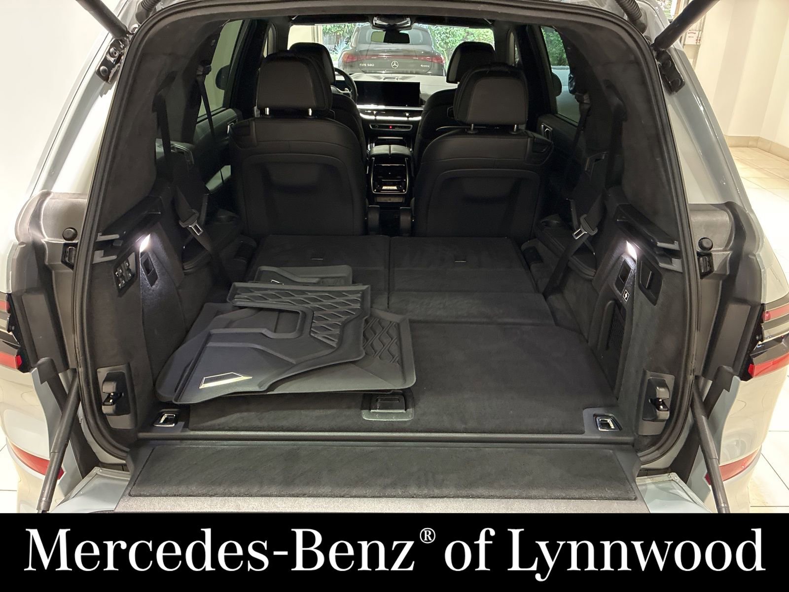 Used 2025 BMW X7 M60i AWD/4WD image 7