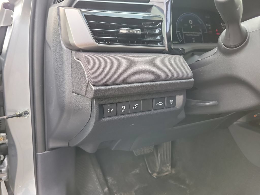 Used 2025 Toyota Camry LE FWD image 27