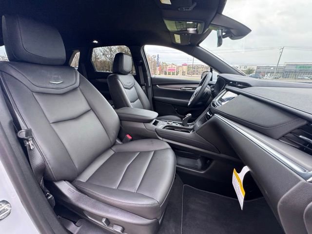 New 2026 Cadillac XT5 Luxury image 13