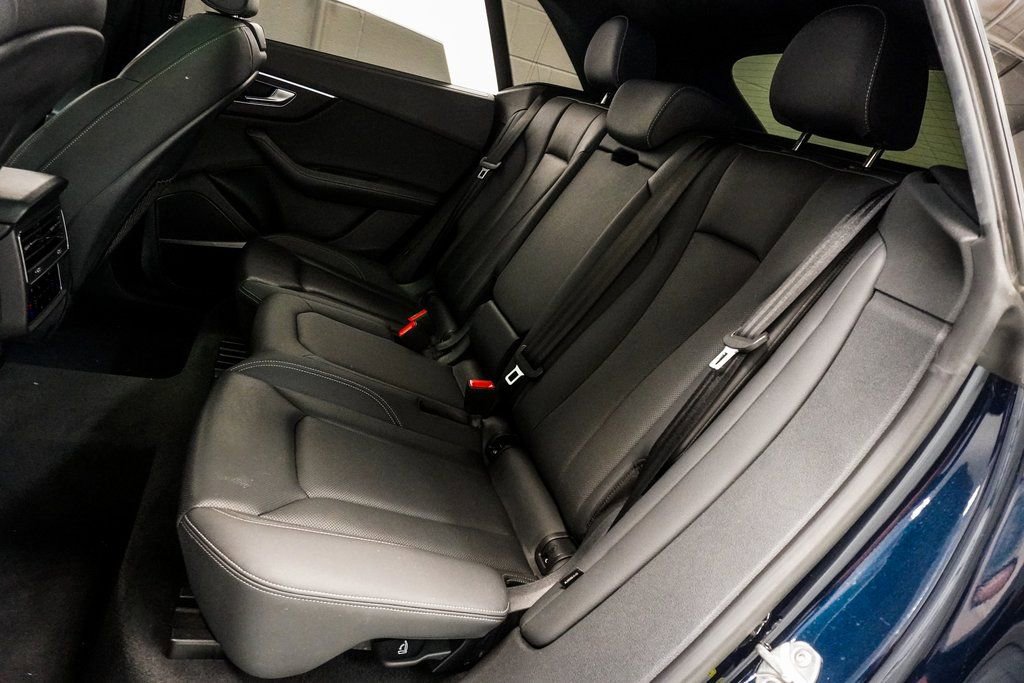 Used 2023 Audi Q8 Prestige w/ Prestige Package image 9