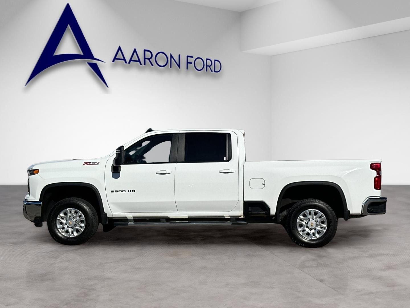 Used 2025 Chevrolet Silverado 2500 LT image 3