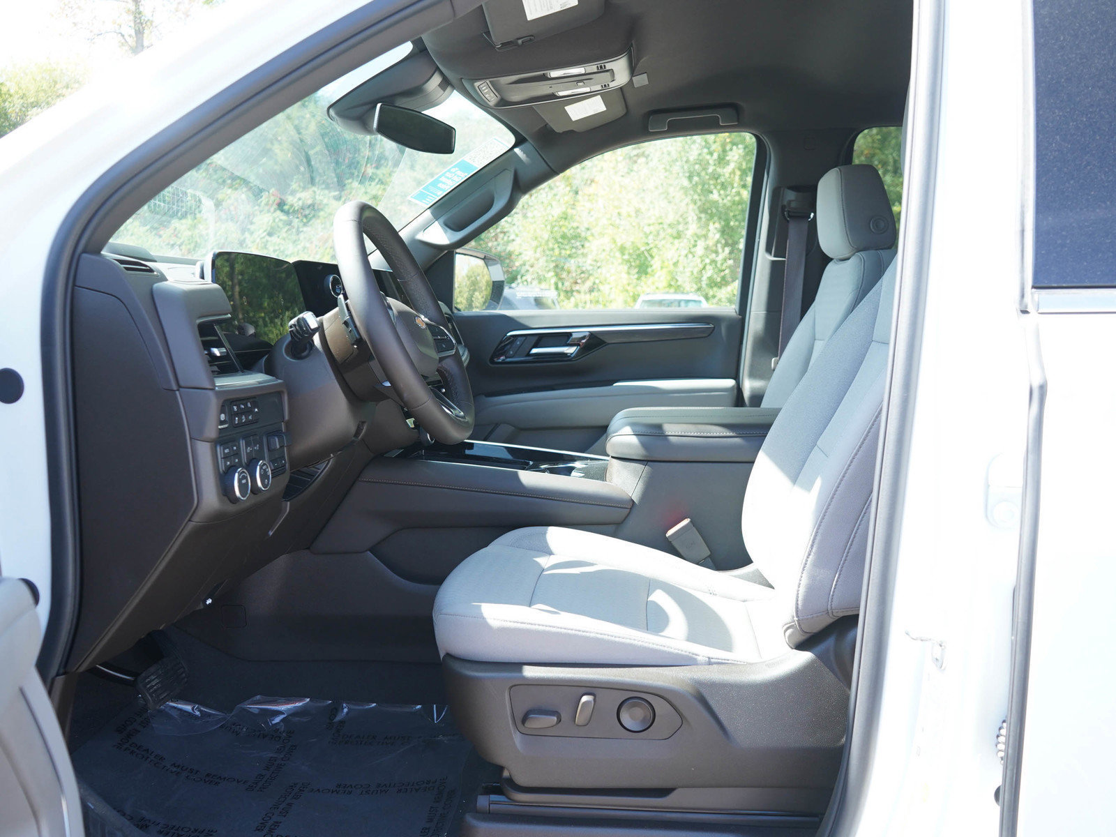 Used 2025 Chevrolet Suburban LS w/ Max Trailering Package AWD/4WD image 22