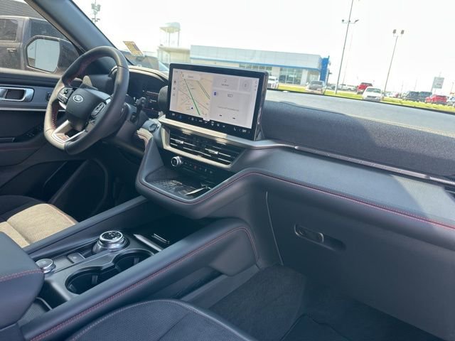 Used 2025 Ford Explorer ST image 11
