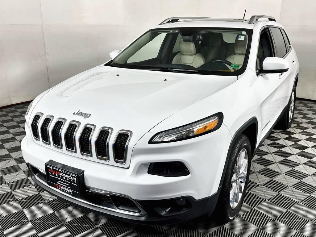 Used 2015 Jeep Cherokee Limited w/ Luxury Group AWD/4WD image 3
