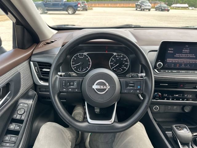 Used 2023 Nissan Rogue SV image 13