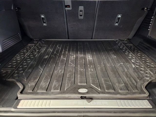 New 2026 Land Rover Defender 110 OCTA AWD/4WD image 33