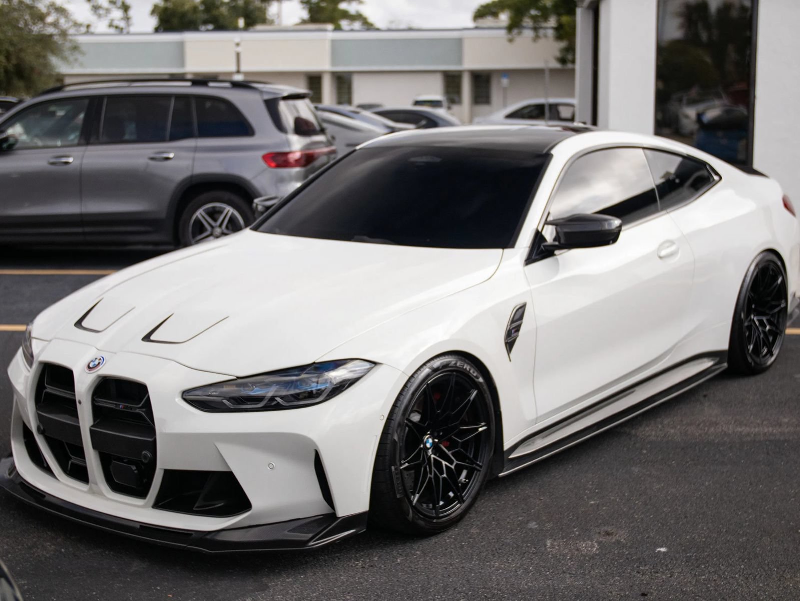 Used 2021 BMW M4 Competition w/ M Carbon Exterior Package RWD image 8