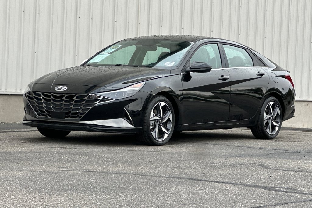 Used 2023 Hyundai Elantra Limited FWD image 4