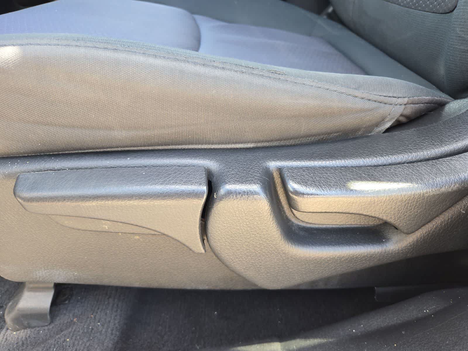 Used 2013 Kia Sorento LX w/ Convenience Pkg FWD image 15