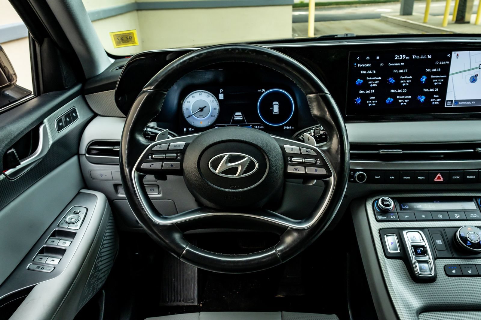 Used 2024 Hyundai Palisade SEL AWD/4WD image 17