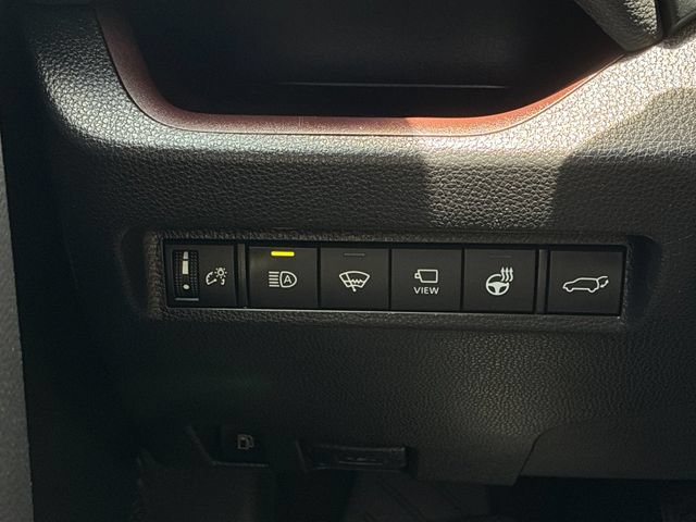 Used 2020 Toyota RAV4 Limited AWD/4WD image 28