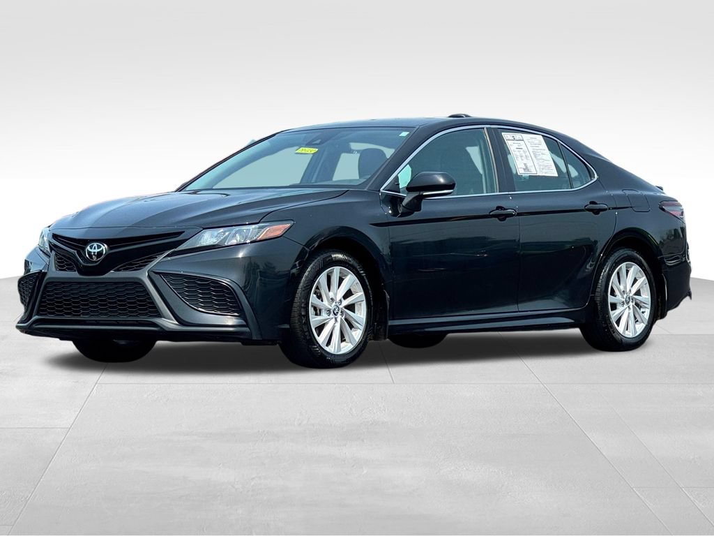 Used 2024 Toyota Camry SE FWD image 3