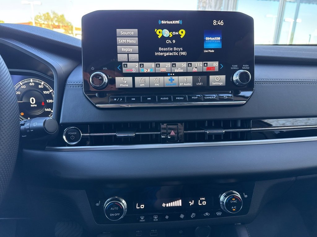 New 2025 Mitsubishi Outlander SE image 16